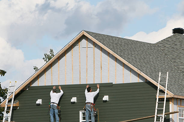 Professional Vinyl Siding technician working in Ward, SC